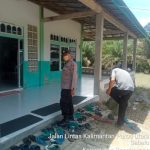 Polsek Lumar Berikan Pengamanan Ibadah di Masjid Nurul Falah Dusun Doyot Kec Lumar